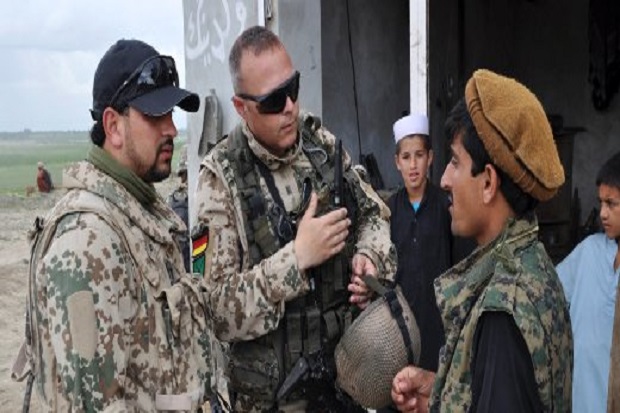 Ditinggal NATO, Para...