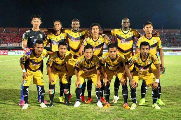 Gol Tunggal Raul Beri...