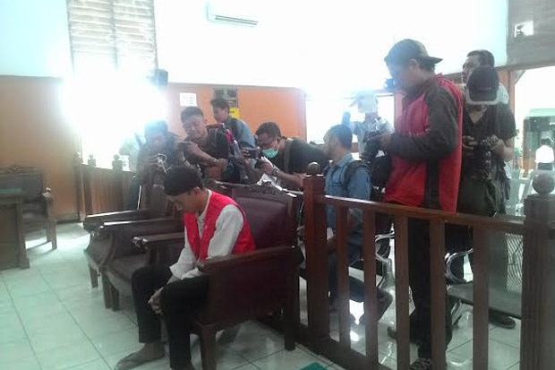 Pembunuh Deudeuh Terancam...