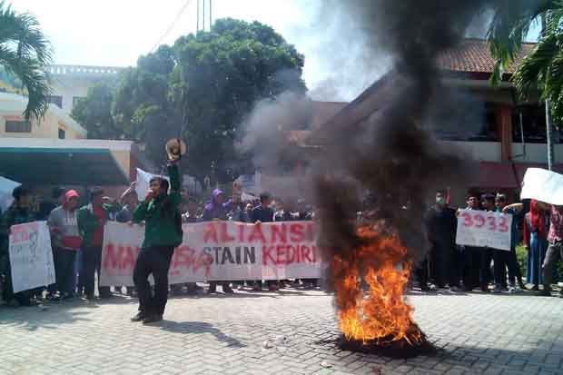 Mahasiswa STAIN Kediri...