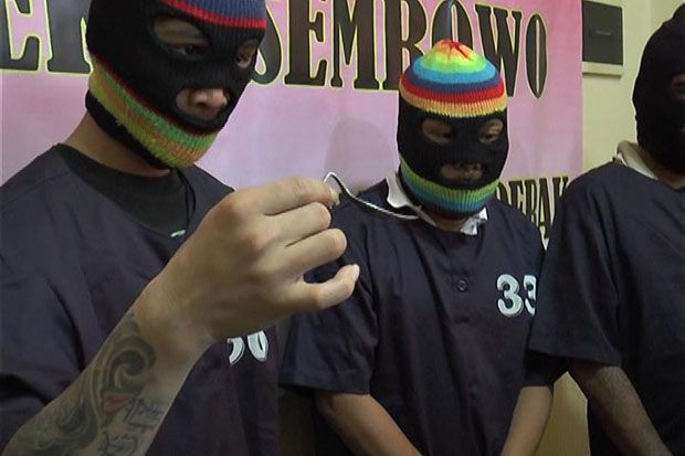 Usai Pentas Tiga Pesulap...