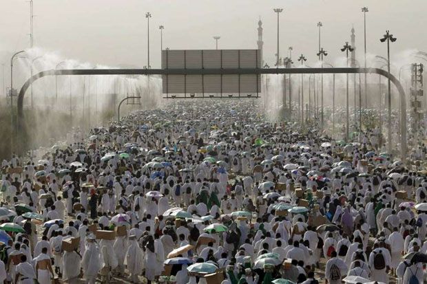 12 Jamaah Haji Indonesia...
