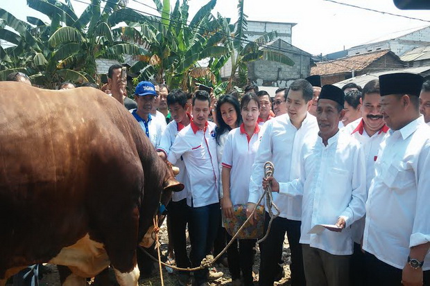 Partai Perindo Beri...