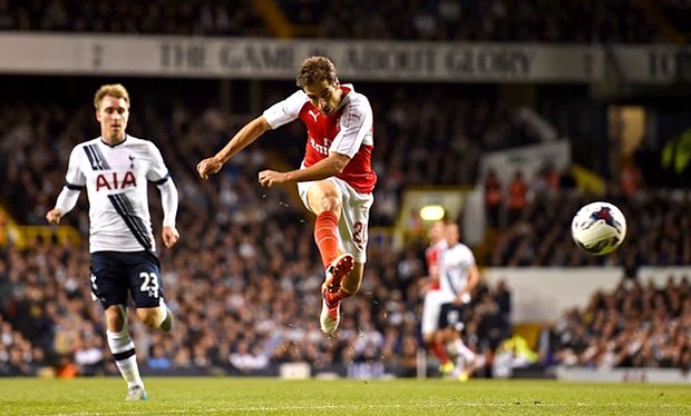 Sepasang Gol Flamini...