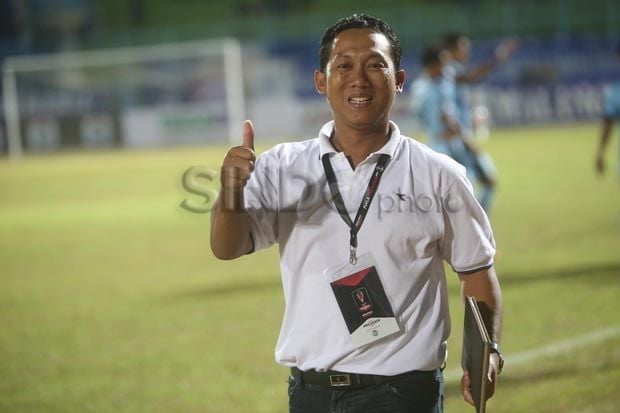Pelatih Definitif Persela...