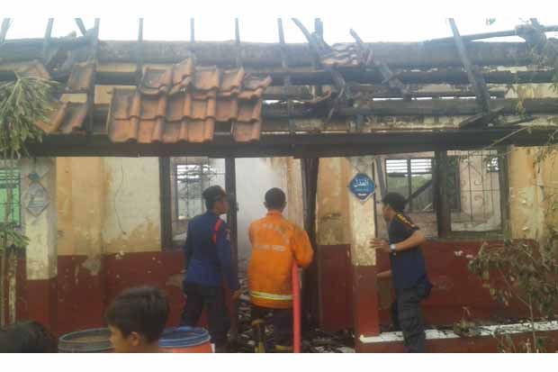 Empat Ruang Kelas SD...