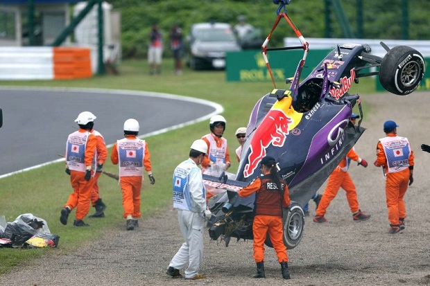 Jet Darat Red Bull Terguling,...