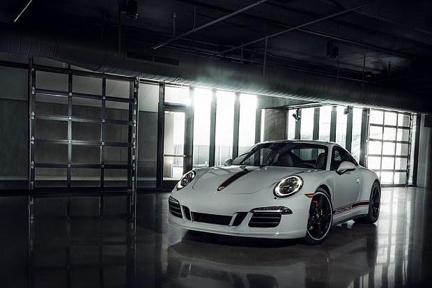 Porsche Luncurkan 911...