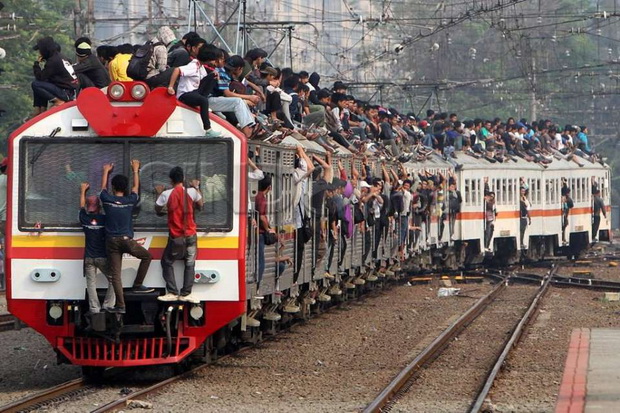 Lagi, KRL Commuterline...