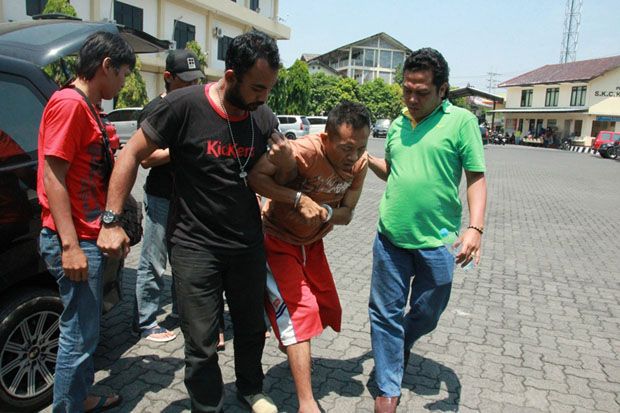 2 Komplotan Pencuri...