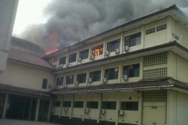Mapolda Jateng Terbakar