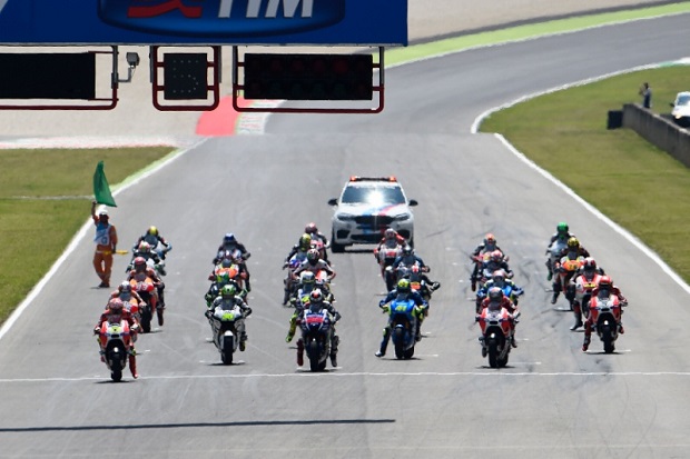 Dorna Membarui Daftar...