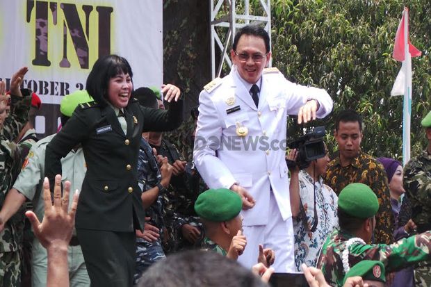 Ahok Goyang Dumang di...