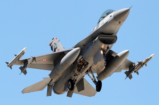 Jet F-16 Turki Cegat...