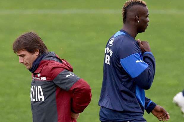 Berardi Mundur, Conte...