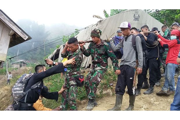 Basarnas Berhasil Evakuasi...