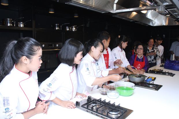 Siswa SMKN 1 Kudus Tampil...