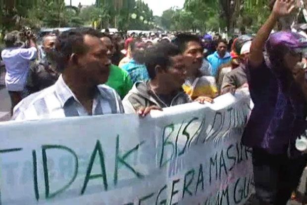 Dagangan Tidak Laku,...