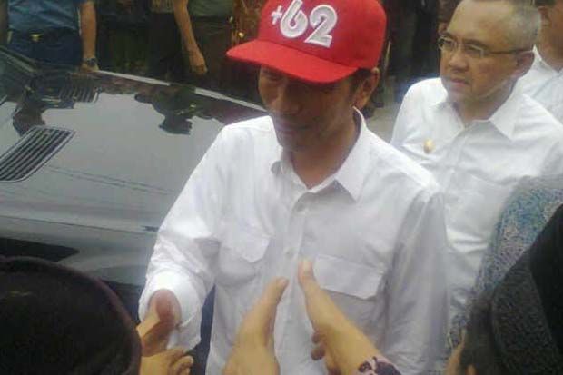 Pantau Kabut Asap di...