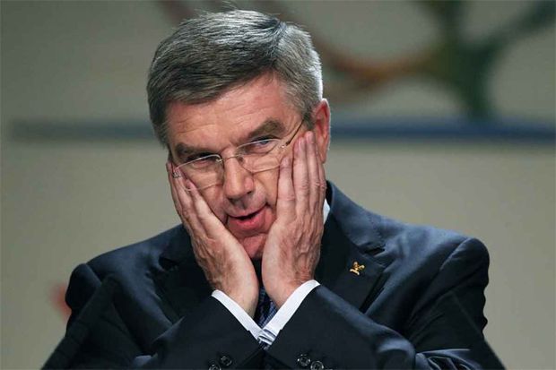 Blatter Kena Sanksi,...