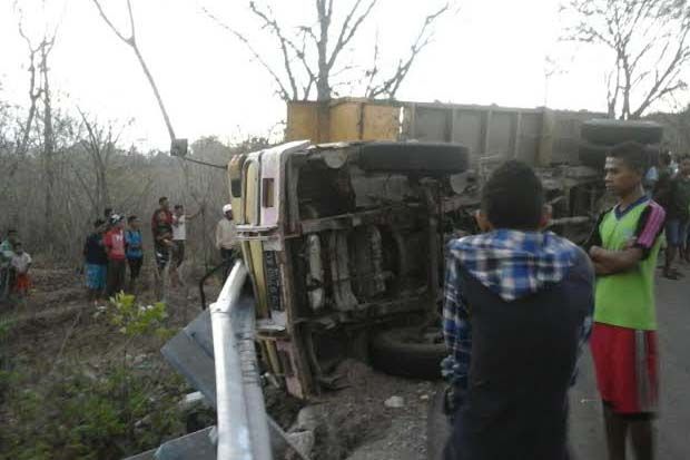 Truk Pengangkut Rombongan...