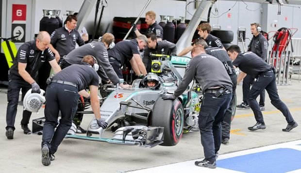Mercedes Pastikan Start...