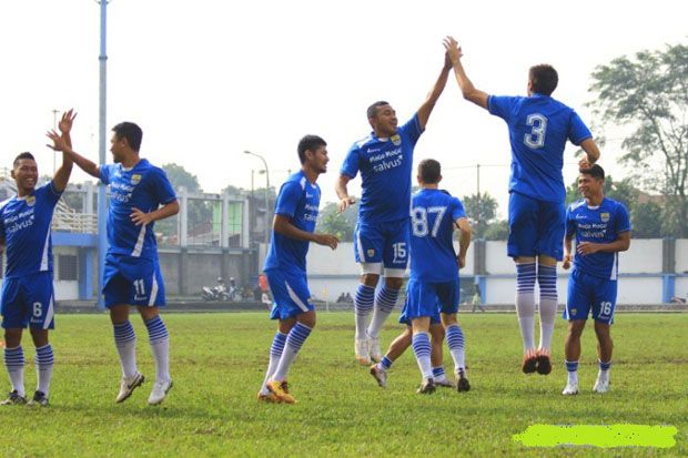 Piala Presiden 2015:...