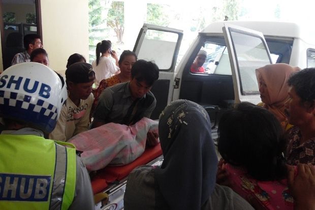 Ikut Ayah Cuci Motor,...