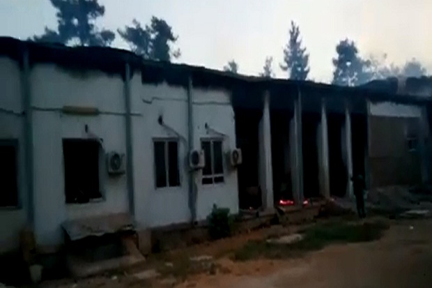 AS Akan Berikan Uang...