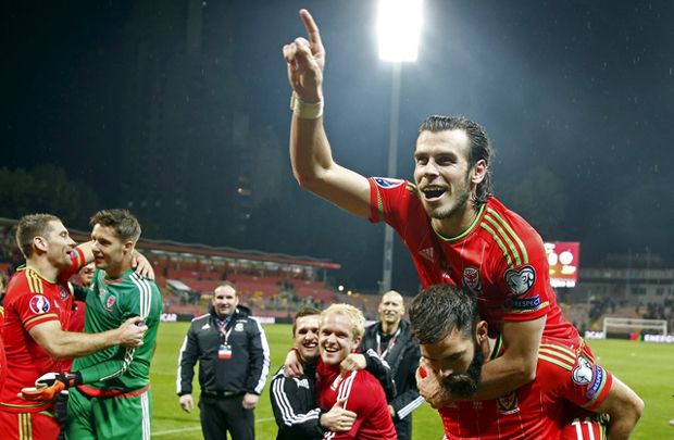 Wales Ukir Sejarah dengan...