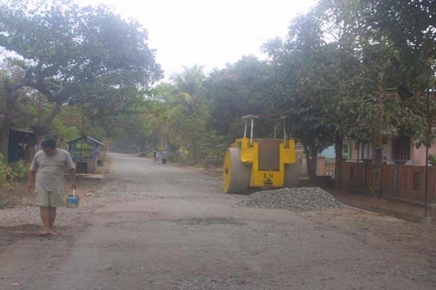 Proyek Lambat, Dinas...