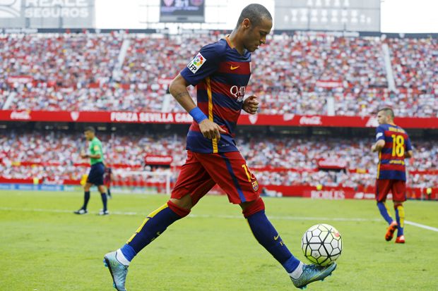 Neymar Serang Balik...