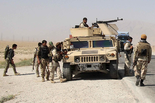 Taliban Bentrok dengan...