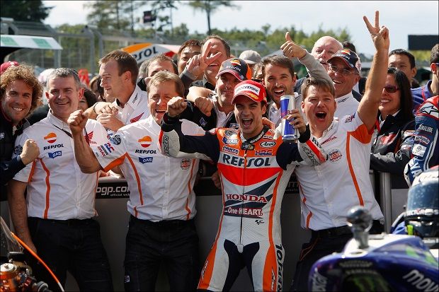 Pedrosa Ketagihan Rusak...