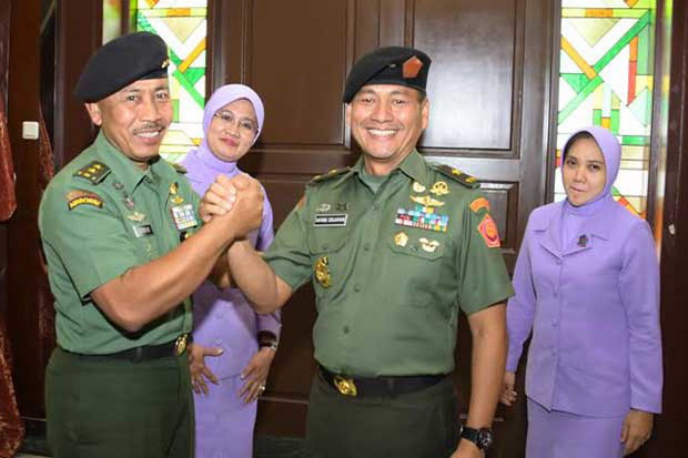 Kapuspen TNI dan 12...