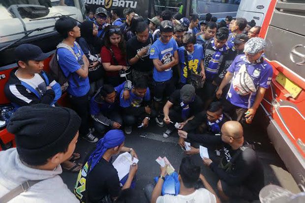 Babak Pertama Usai,...