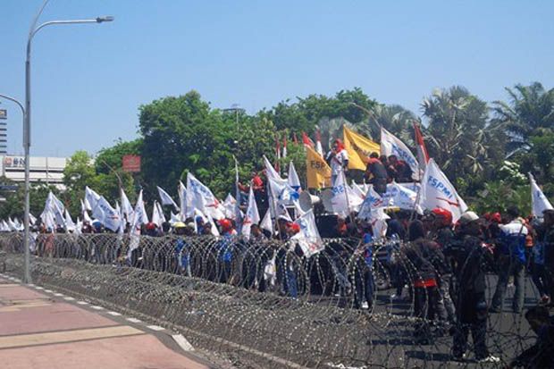 Tolak RPP Pengupahan,...