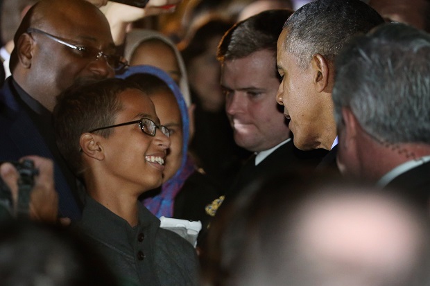 Obama Sambut Ahmed,...