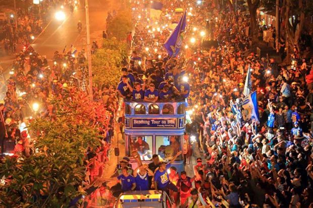 Persib Gelar Perayaan...