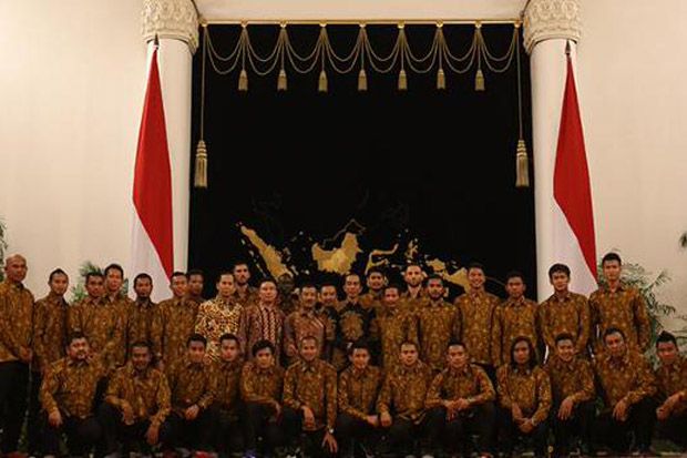 Bangga Dijamu di Istana,...