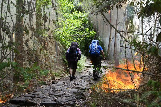 7 Pendaki Ritual Gunung...