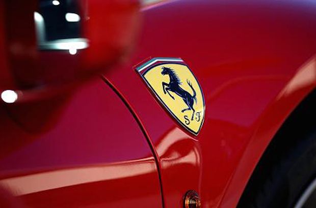 Ferrari Tawarkan Harga...