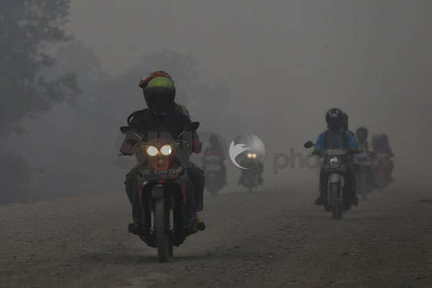 DPR Desak Riau Darurat...