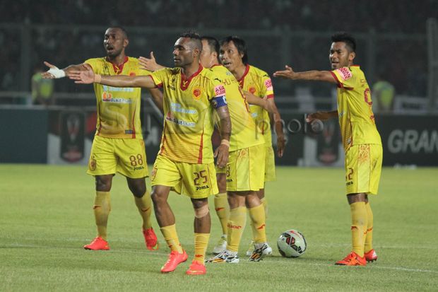 Sriwijaya FC Tendang...