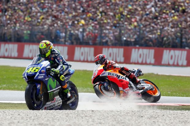 Dukung Lorenzo, Rossi:...