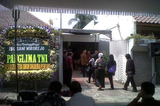 Melayat Nenek Satu Jam,...