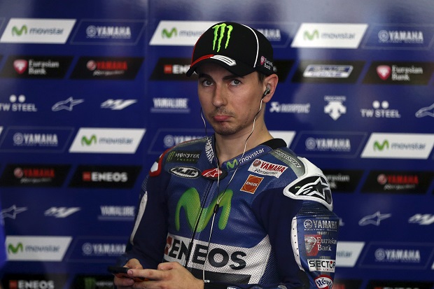 Berada di Depan Rossi,...