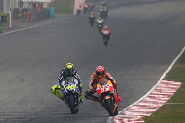 Ini Video Rossi Tendang...