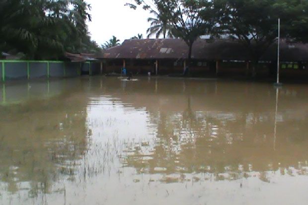 Setelah Diterjang Banjir,...