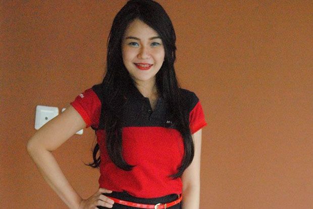 Ratna Dwi Jayanti, Melayani...